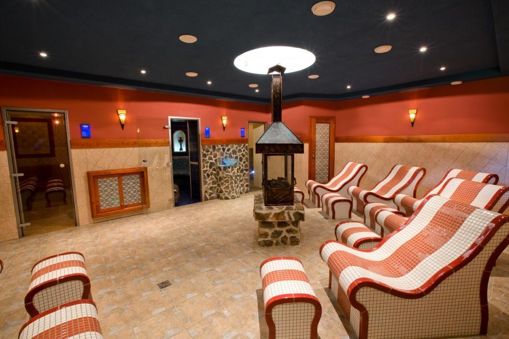 Vitanová Hotel Gobor מראה חיצוני תמונה